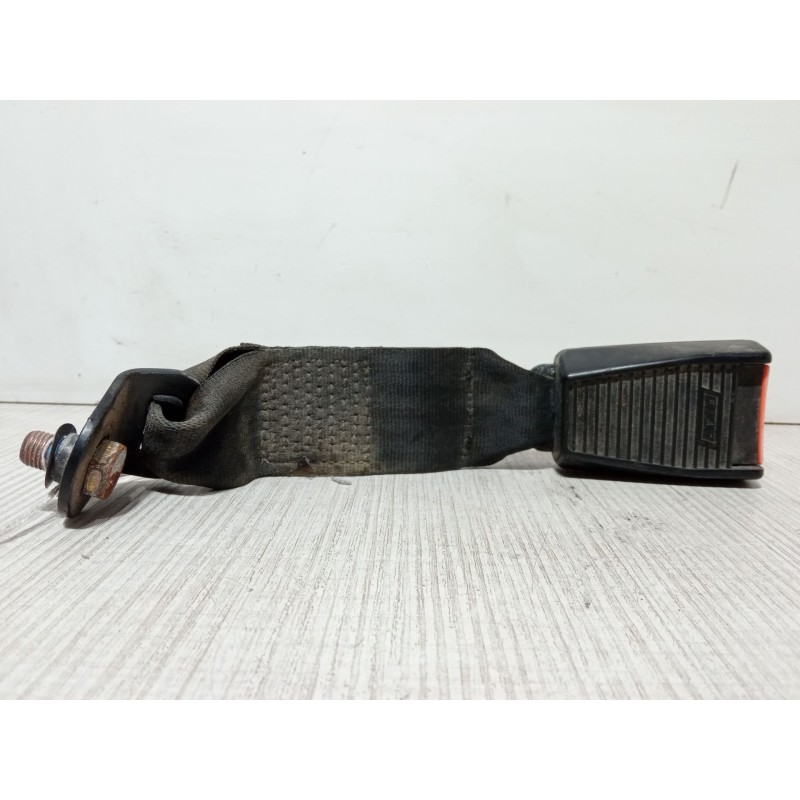 Recambio de anclaje cinturon trasero derecho para fiat cinquecento (170_) 0.9 i.e. s (170af, 170cf) referencia OEM IAM   