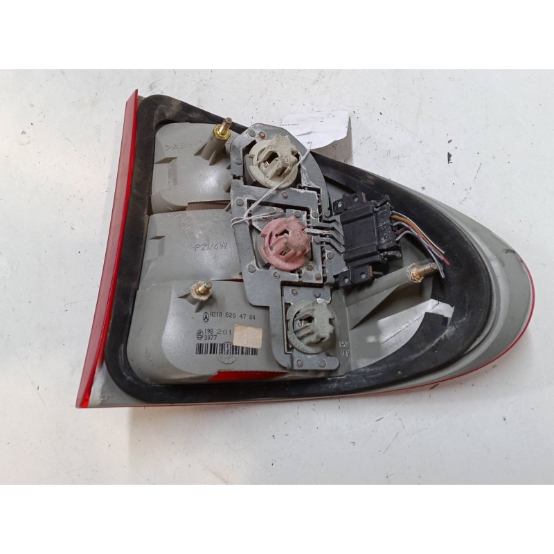 Recambio de piloto trasero izquierdo para mercedes-benz clase-e caja/chasis (vf210) e 290 td (210.617) referencia OEM IAM A21082