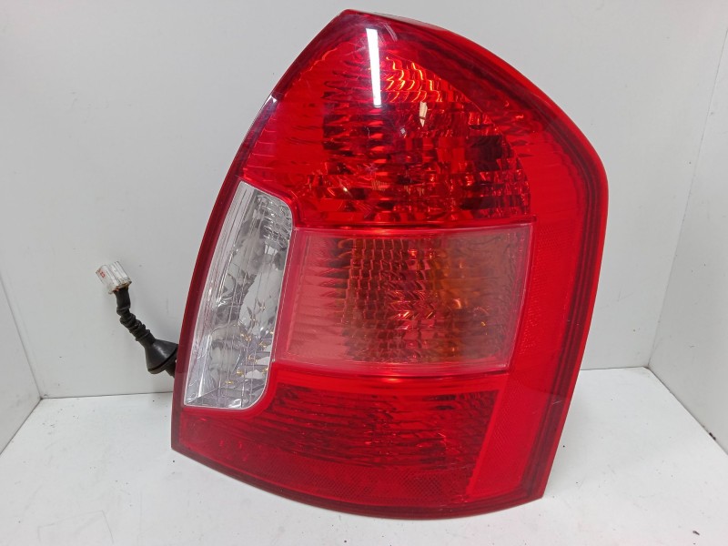 Recambio de piloto trasero derecho para hyundai accent iii sedán (mc) 1.5 crdi gls referencia OEM IAM 020210112000  MST210YP