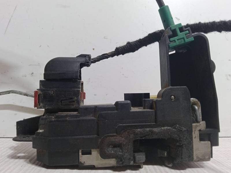 CERRADURA PUERTA DELANTERA IZQUIERDA 