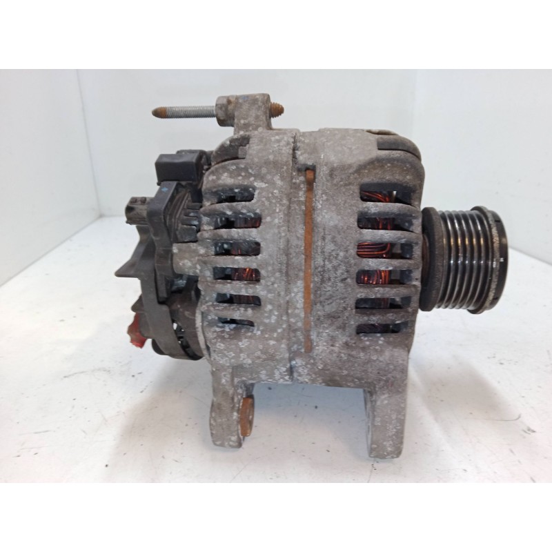 Recambio de alternador para renault clio iii (br0/1, cr0/1) 1.5 dci (br17, cr17) referencia OEM IAM 8200660033A  0124425071