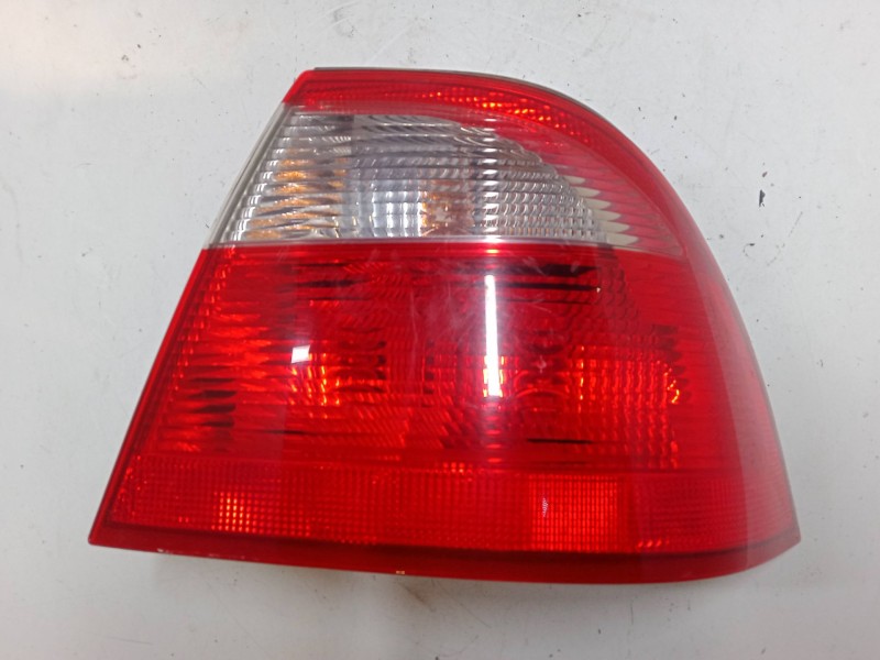 Recambio de piloto trasero derecho para saab 9-5 (ys3e) 2.0 t referencia OEM IAM   