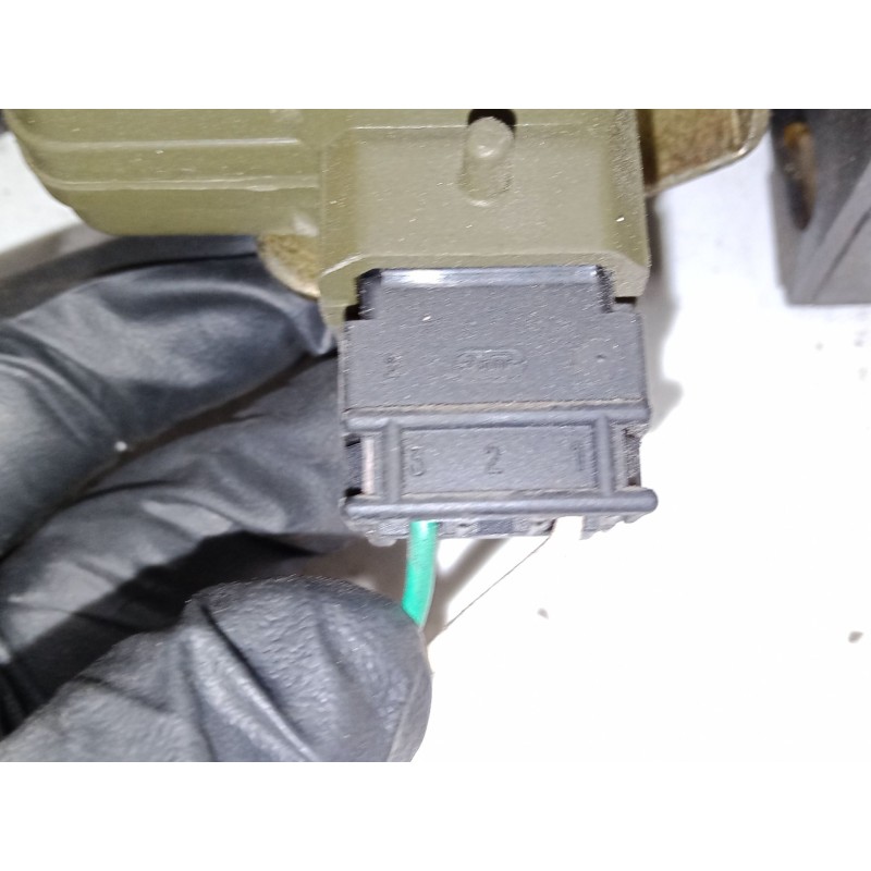 Recambio de cerradura puerta delantera derecha para renault master ii autobús (jd) 2.2 dci 90 referencia OEM IAM   