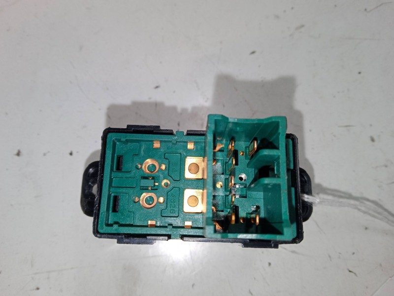 Recambio de mando elevalunas trasero derecho para hyundai i10 ii (ba, ia) 1.0 referencia OEM IAM   