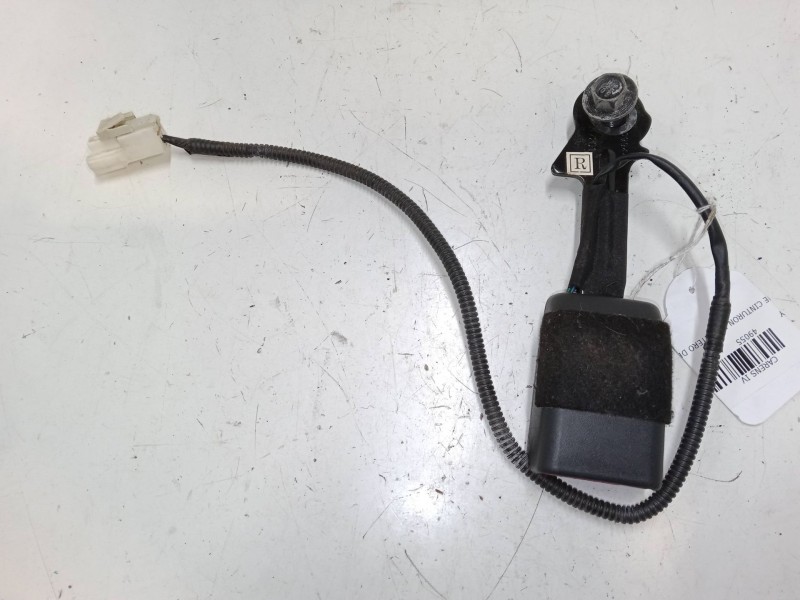 Recambio de anclaje cinturon delantero derecho para kia carens iv 1.7 crdi referencia OEM IAM   