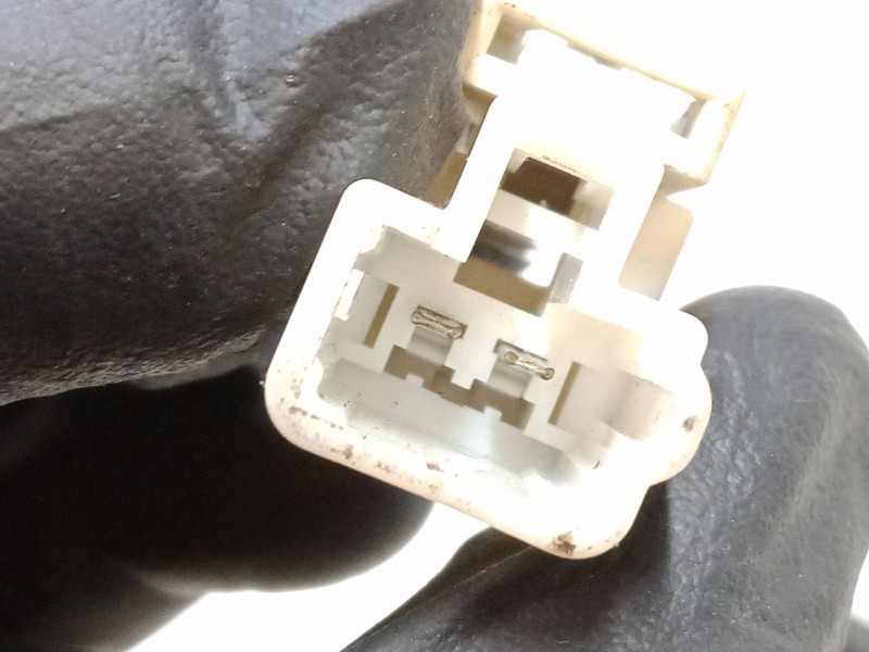 Recambio de anclaje cinturon delantero derecho para kia carens iv 1.7 crdi referencia OEM IAM   