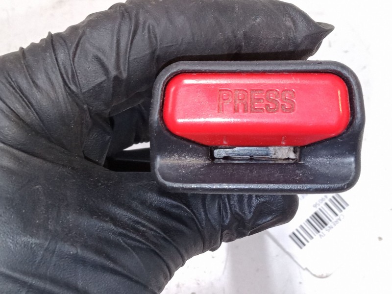 Recambio de anclaje cinturon delantero izquierdo para kia carens iv 1.7 crdi referencia OEM IAM   