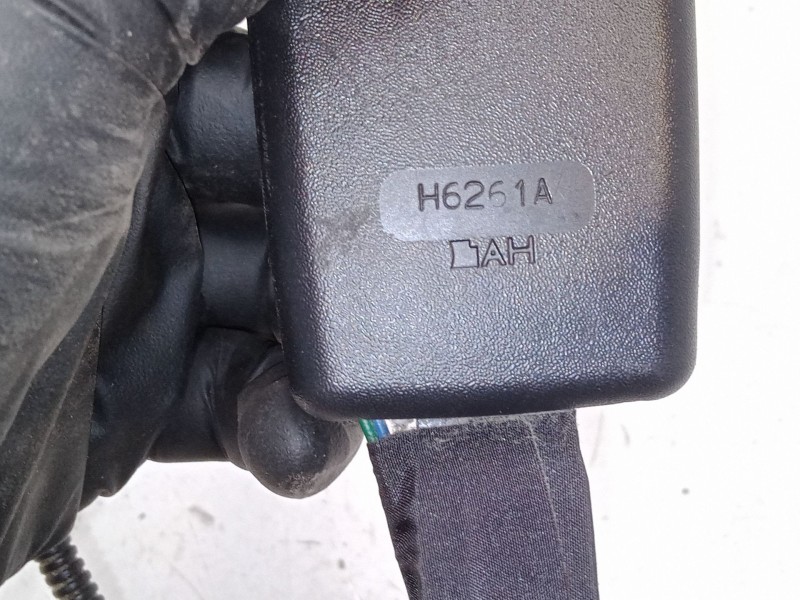Recambio de anclaje cinturon delantero izquierdo para kia carens iv 1.7 crdi referencia OEM IAM   