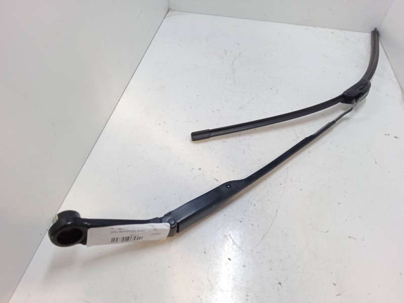 Recambio de brazo limpia delantero derecho para kia carens iv 1.7 crdi referencia OEM IAM   