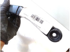 Recambio de brazo limpia delantero derecho para kia carens iv 1.7 crdi referencia OEM IAM    2