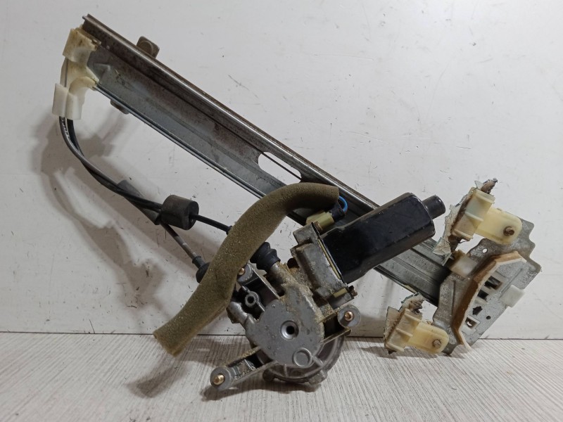 Recambio de elevalunas electrico trasero izquierdo para hyundai lantra ii (j-2) 1.9 d referencia OEM IAM   