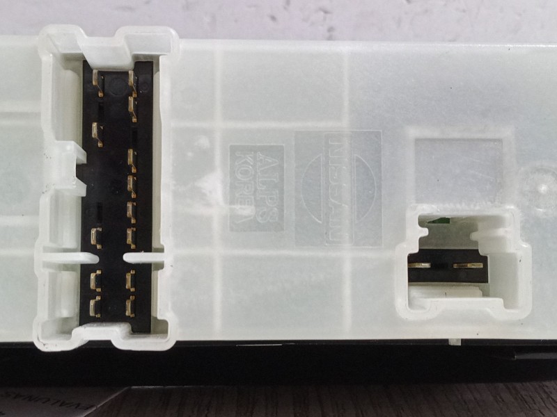 Recambio de mando elevalunas delantero izquierdo para nissan qashqai / qashqai +2 i (j10, nj10, jj10e) 1.5 dci referencia OEM IA