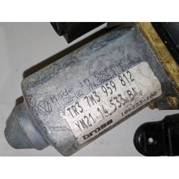 ELEVALUNAS ELECTRICO TRASERO DERECHO 