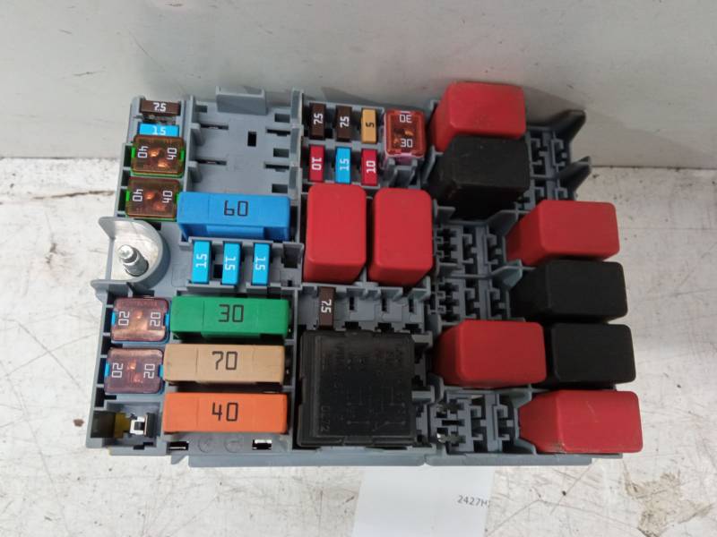 CAJA RELES / FUSIBLES 51882145 