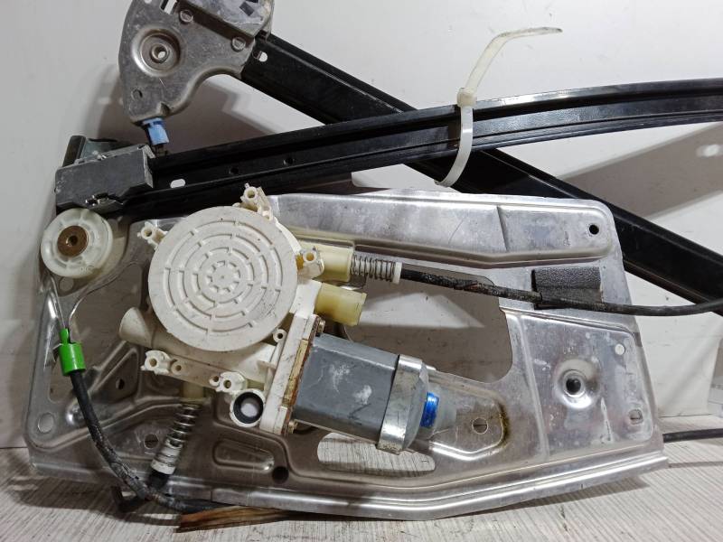 ELEVALUNAS ELECTRICO DELANTERO DERECHO 