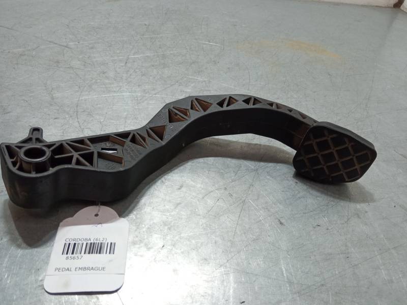 PEDAL EMBRAGUE 