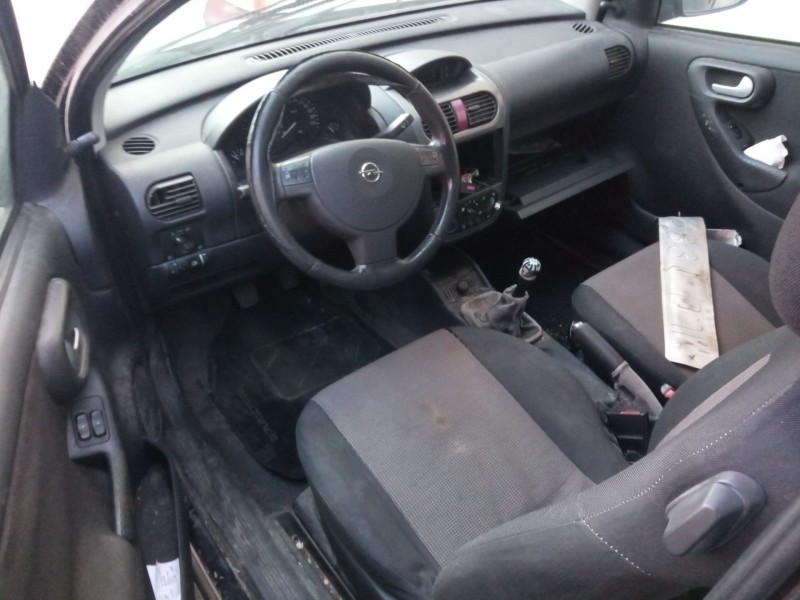 opel corsa c (x01) del año 2005