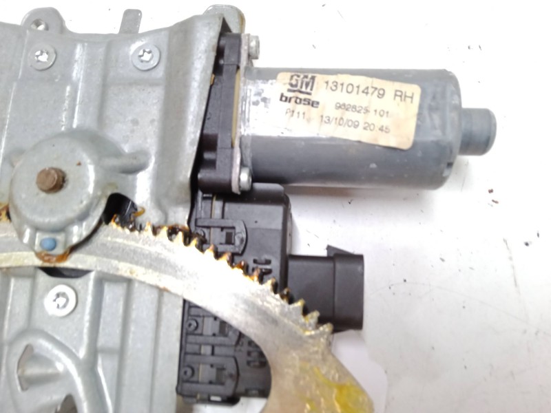 Recambio de elevalunas electrico delantero derecho para opel astra h gtc (a04) 1.4 (l08) referencia OEM IAM 13101479  