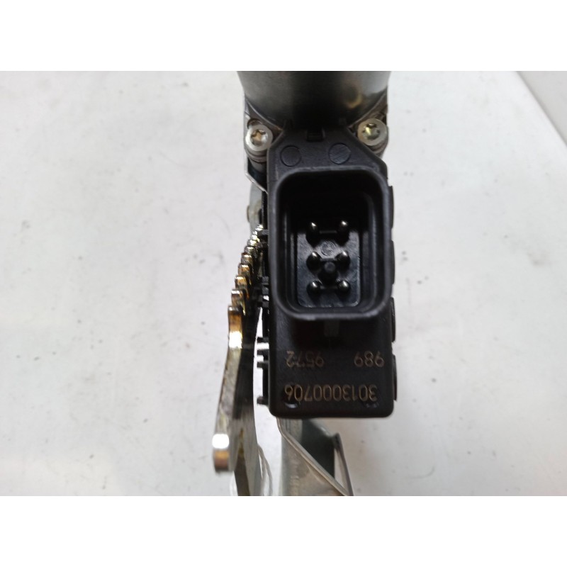 Recambio de elevalunas electrico delantero derecho para opel astra h gtc (a04) 1.4 (l08) referencia OEM IAM 13101479  