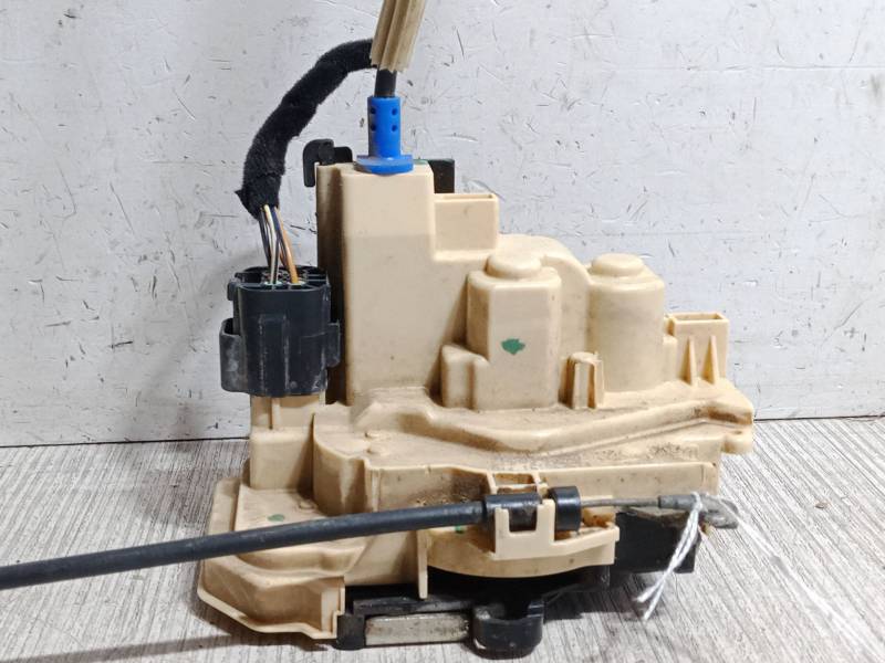 CERRADURA PUERTA DELANTERA DERECHA 
