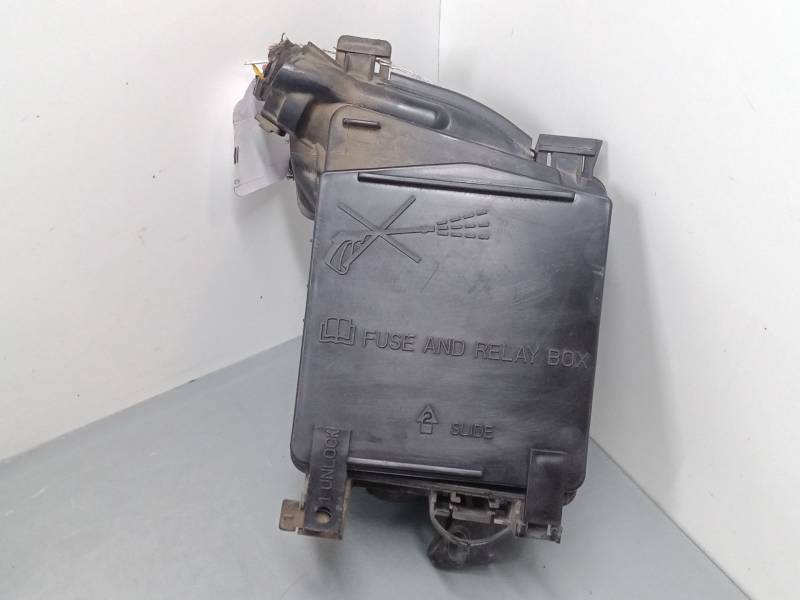CAJA RELES / FUSIBLES 