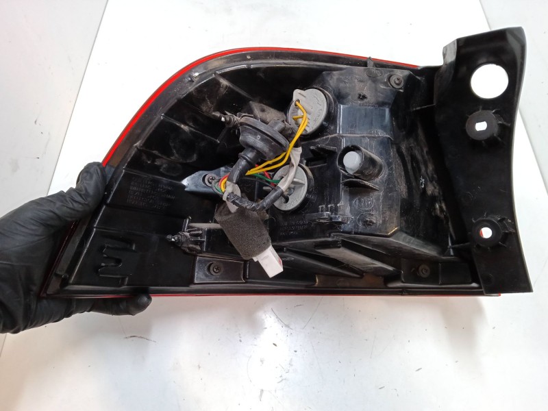 Recambio de piloto trasero derecho para kia rio iii (ub) 1.25 cvvt referencia OEM IAM 924021W2R  