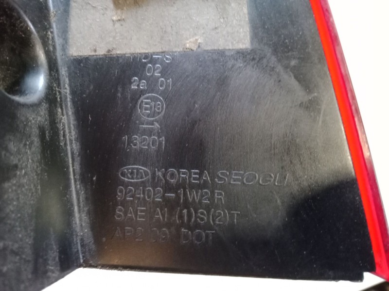 Recambio de piloto trasero derecho para kia rio iii (ub) 1.25 cvvt referencia OEM IAM 924021W2R  