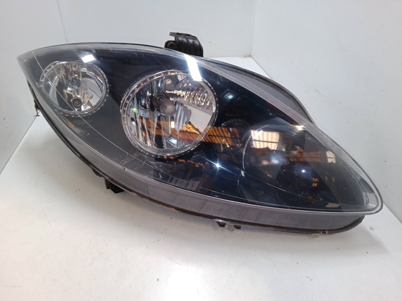 Recambio de faro derecho para seat toledo iii (5p2) 2.0 tdi 16v referencia OEM IAM   