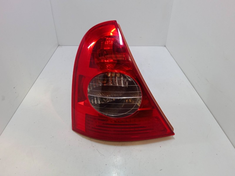 Recambio de piloto trasero izquierdo para renault clio ii (bb_, cb_) 1.5 dci (b/cb08) referencia OEM IAM   