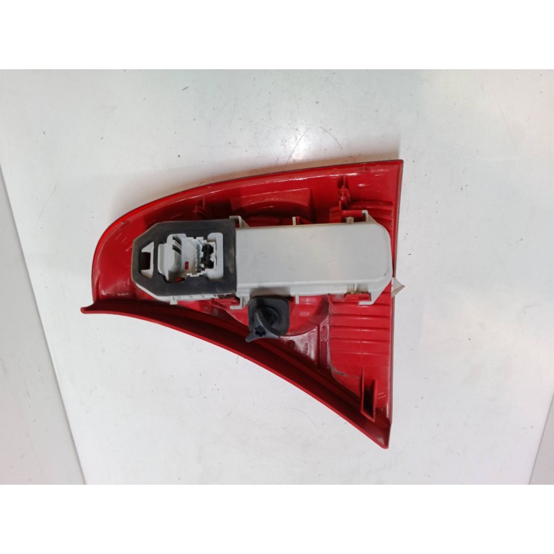 Recambio de piloto trasero izquierdo para renault clio ii (bb_, cb_) 1.5 dci (b/cb08) referencia OEM IAM   