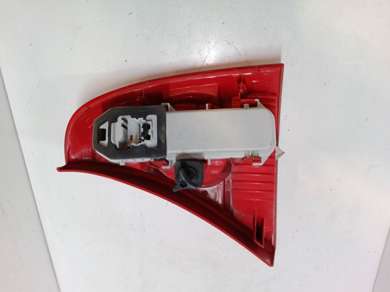 Recambio de piloto trasero izquierdo para renault clio ii (bb_, cb_) 1.5 dci (b/cb08) referencia OEM IAM   