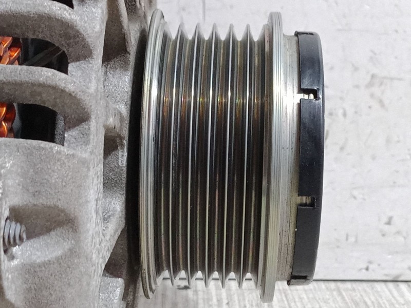 Recambio de alternador para kia picanto iii (ja) 1.0 referencia OEM IAM 3730007500  