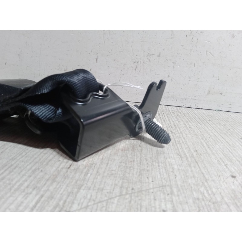 Recambio de anclaje cinturon trasero izquierdo para opel crossland x / crossland (p17, p2qo) 1.2 (75) referencia OEM IAM   