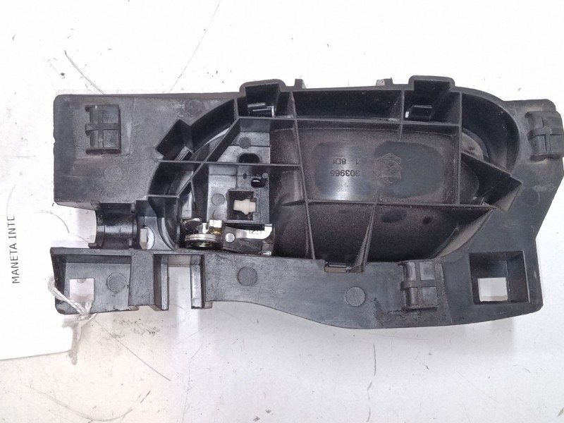 Recambio de maneta interior puerta delantera derecha para peugeot partner tepee 1.6 hdi referencia OEM IAM   