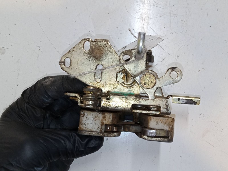 Recambio de cerradura puerta delantera derecha para iveco daily i caja/chasis 40-10 referencia OEM IAM   