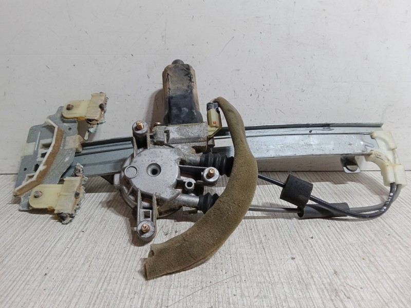 Recambio de elevalunas electrico trasero derecho para hyundai lantra ii (j-2) 1.9 d referencia OEM IAM   