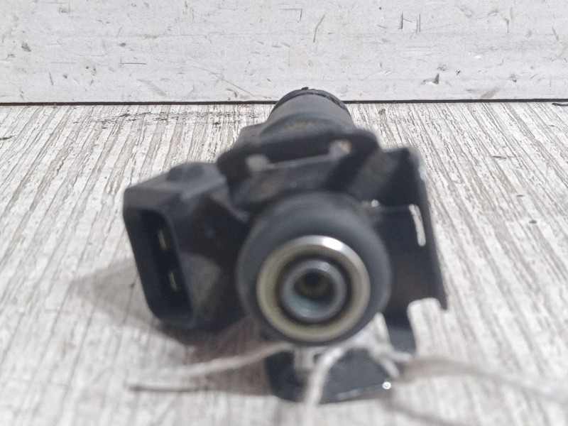 Recambio de inyector para peugeot 206 cc (2d) 1.6 referencia OEM IAM 01F003A  