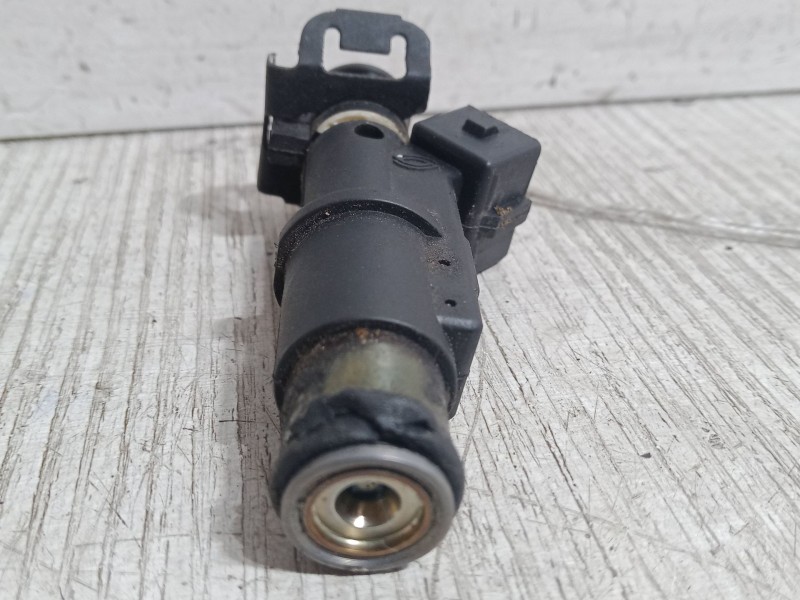 Recambio de inyector para peugeot 206 cc (2d) 1.6 referencia OEM IAM 01F003A  