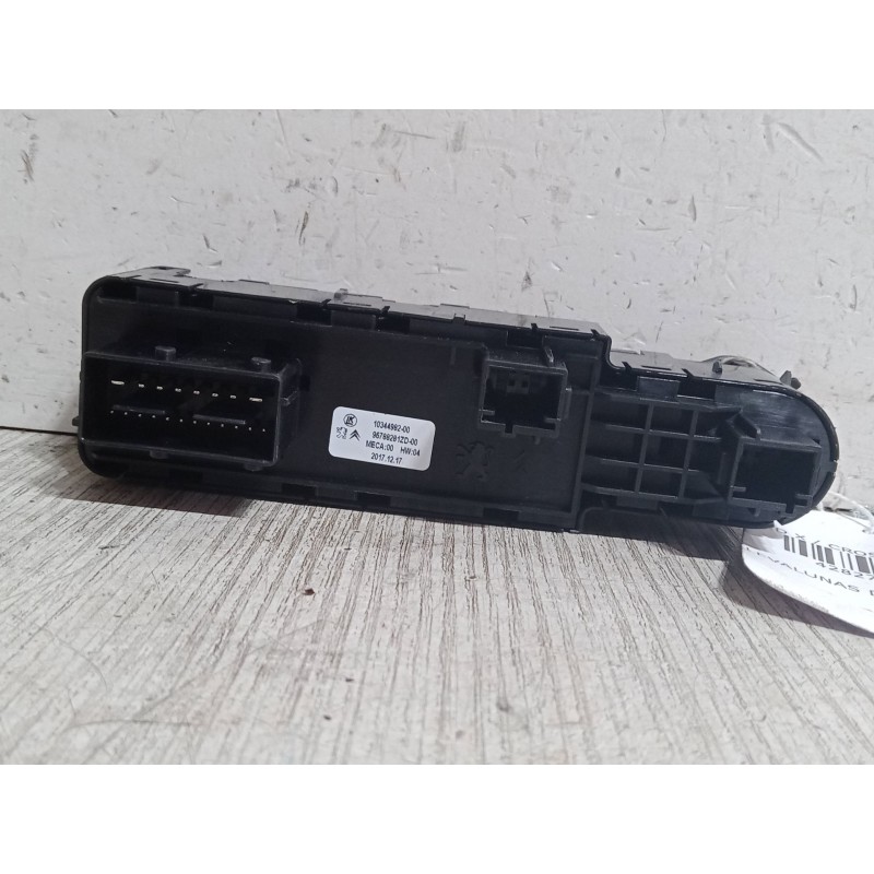 Recambio de mando elevalunas delantero izquierdo para opel crossland x / crossland (p17, p2qo) 1.2 (75) referencia OEM IAM 96788