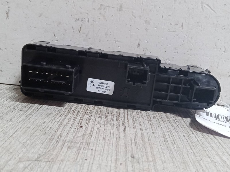 Recambio de mando elevalunas delantero izquierdo para opel crossland x / crossland (p17, p2qo) 1.2 (75) referencia OEM IAM 96788