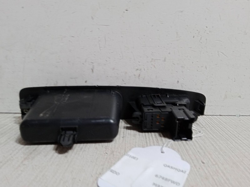 Recambio de mando elevalunas trasero izquierdo para nissan qashqai / qashqai +2 i (j10, nj10, jj10e) 1.5 dci referencia OEM IAM 