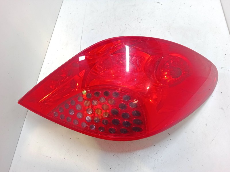 Recambio de piloto trasero derecho para peugeot 207/207+ (wa_, wc_) 1.4 referencia OEM IAM   