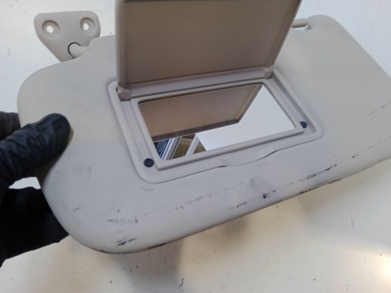 Recambio de parasol izquierdo para nissan leaf (ze0) electric referencia OEM IAM   