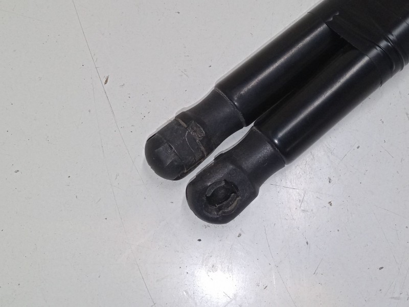 Recambio de amortiguadores malet/porton para nissan leaf (ze0) electric referencia OEM IAM   