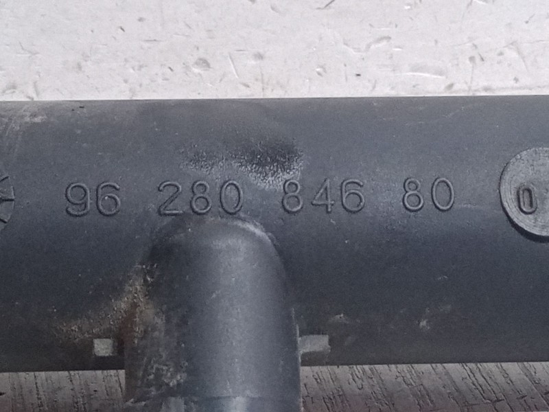 Recambio de rampa inyectora para peugeot 206 cc (2d) 1.6 referencia OEM IAM 9628084680  