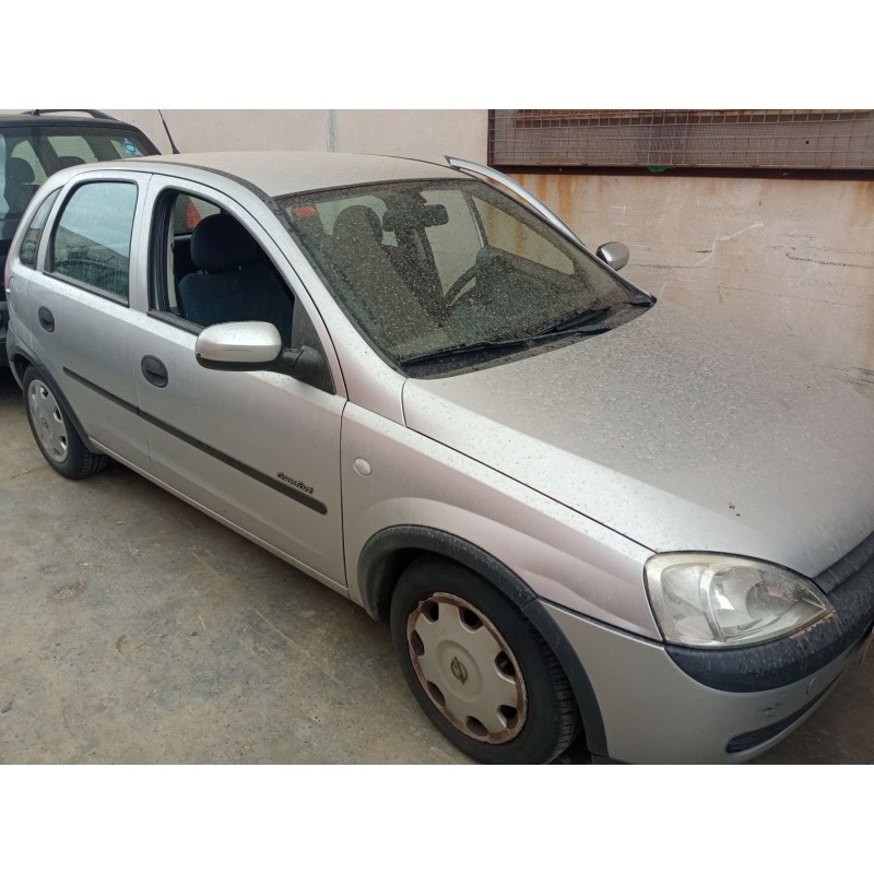 opel corsa c (x01) del año 2001