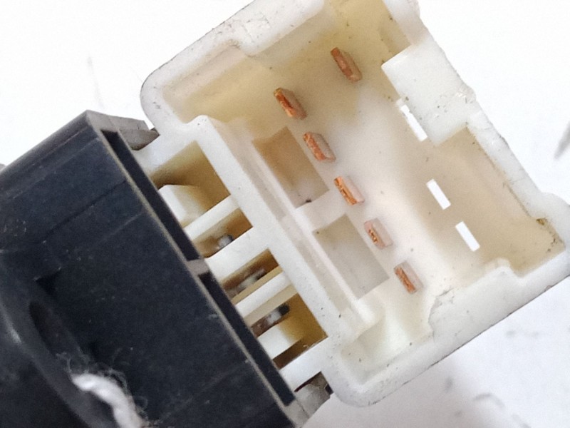 Recambio de mando elevalunas delantero derecho para nissan almera tino (v10) 2.2 dci referencia OEM IAM   