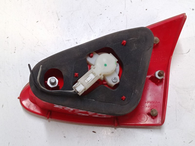 Recambio de piloto trasero porton izquierdo para alfa romeo 147 (937_) 2.0 16v t.spark (937.axa1, 937.axc1, 937.bxc1) referencia