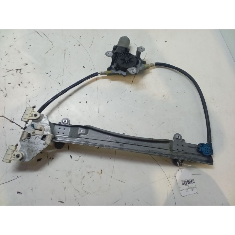 Recambio de elevalunas electrico delantero derecho para renault twingo ii (cn0_) 1.2 16v (cn0k, cn0v) referencia OEM IAM R119359