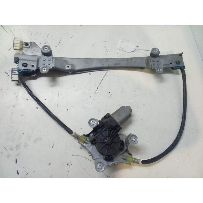 Recambio de elevalunas electrico delantero derecho para renault twingo ii (cn0_) 1.2 16v (cn0k, cn0v) referencia OEM IAM R119359